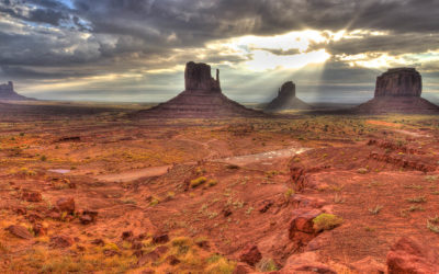 084653657700-Sunrise-and-Godbeams-at-Monument-Valley.jpg
